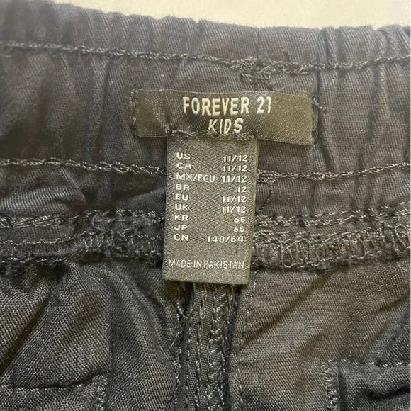 NWT Boys Forever 21 kids size 11/12 black shorts - Picture 5 of 5